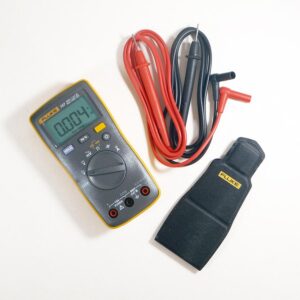 Digital Multimeter Palm sized Fluke 107 CAT III 600V Digital Multimeter Palm sized Fluke 107 CAT III 600V